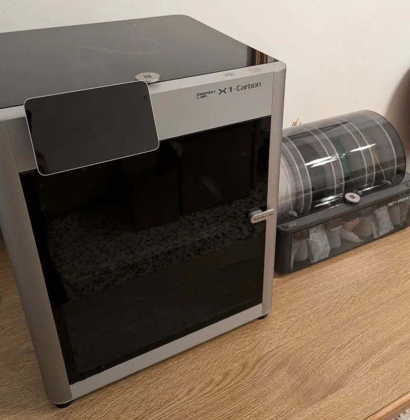 Multicolor 3D printer in the workshop